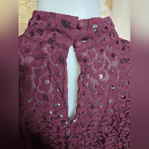 Burgundy Ann Taylor blouse - Picture 6 of 9